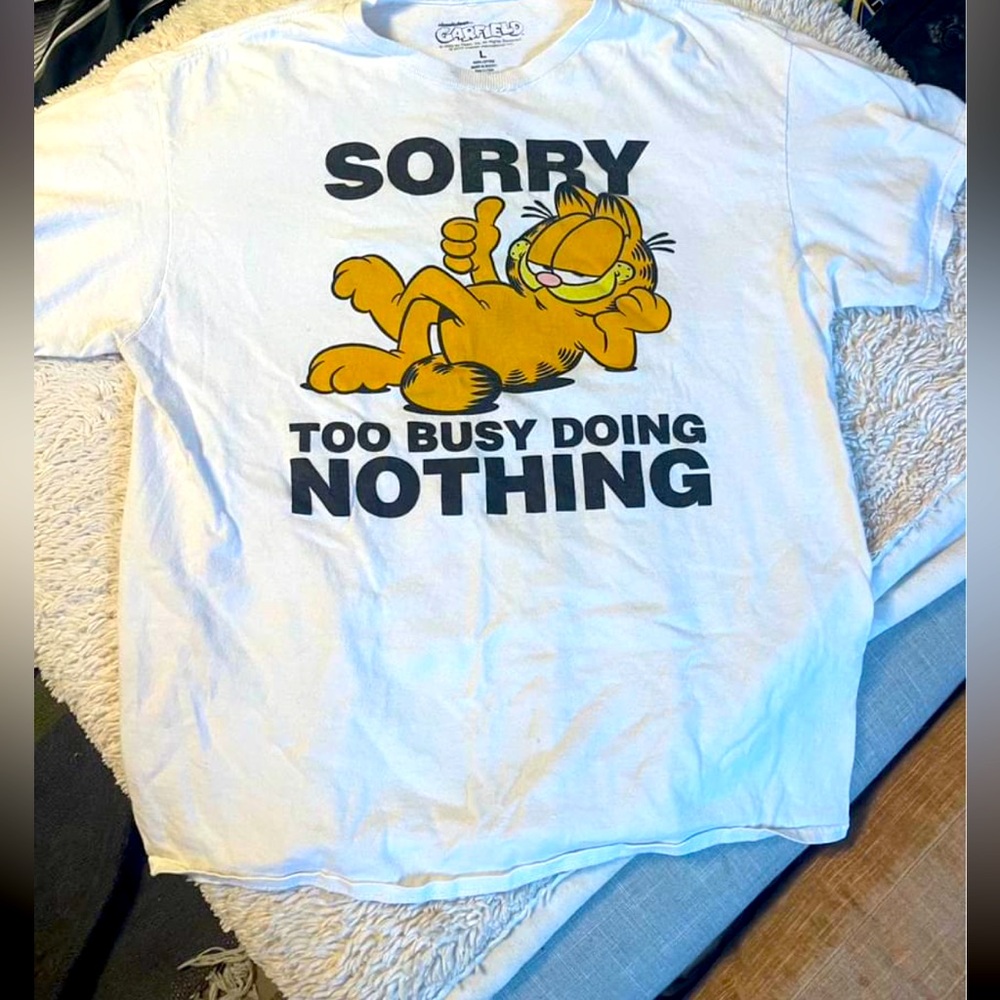 Large garfield tshirt